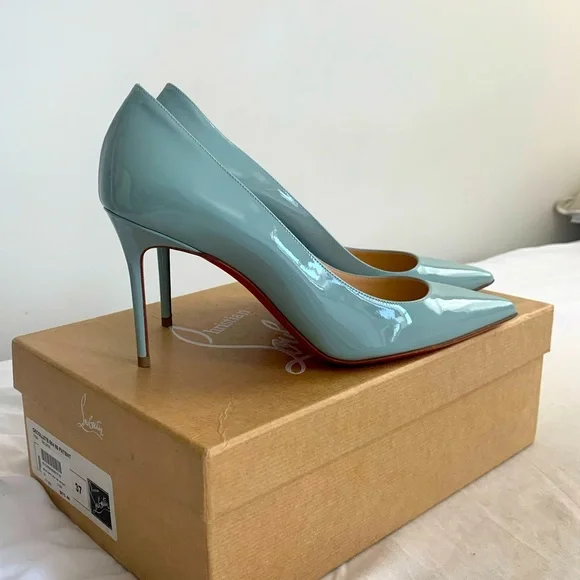 Christian Louboutin 35サイズ　パテント　デコルテ554 Christian Louboutin 35サイズ パテント デコルテ554